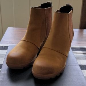 Sorel Wedge Chelsea Bootie Size 6